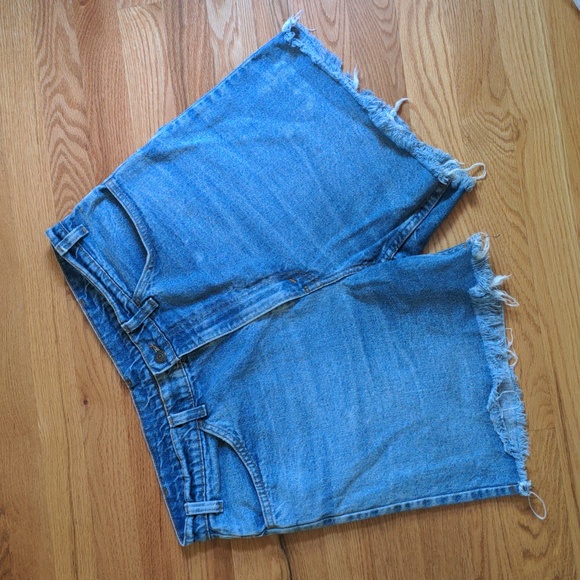 Levi's orange tag cut-off denim shorts - Picture 3 of 7